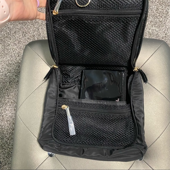 VS Travel Set - Picture 2 of 7